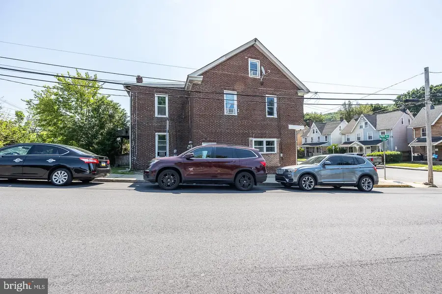 401 Maple Ave, Coatesville, PA 19320 - #2