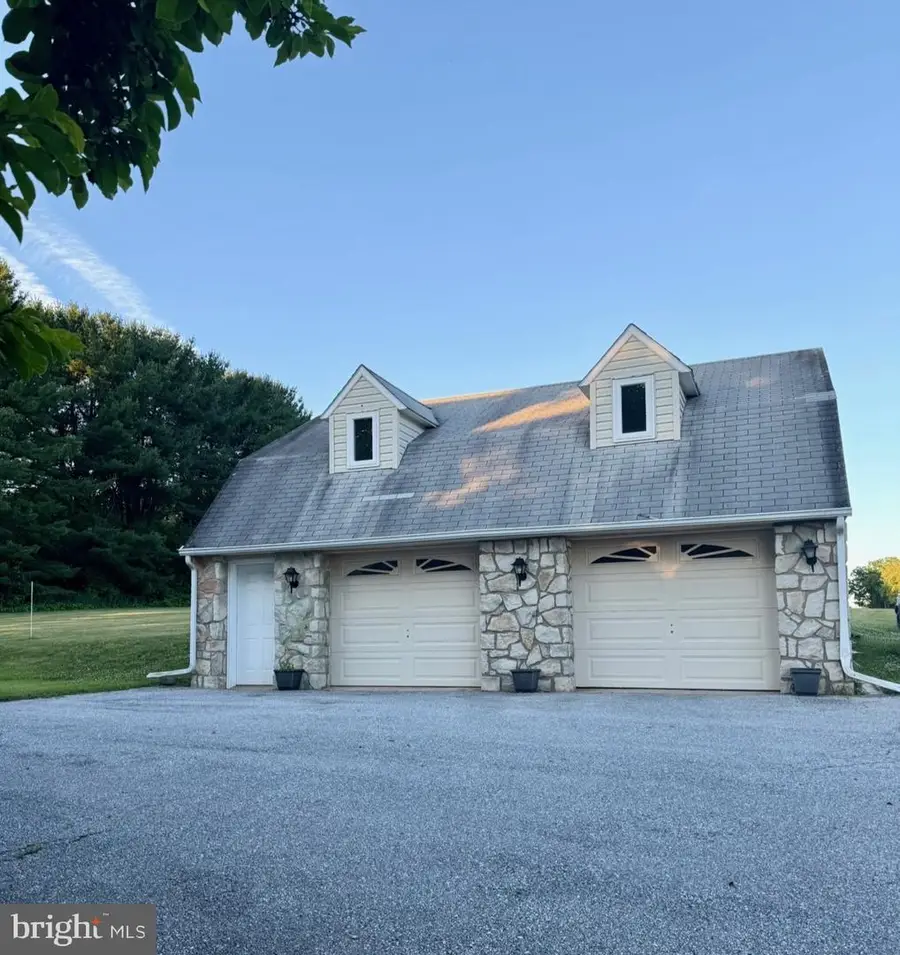 1170 N Manor Rd, Honey Brook, PA 19344 - #2