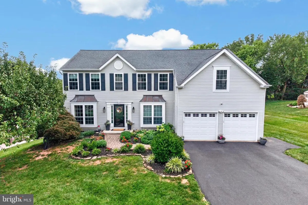 5009 Swan Dr, Phoenixville, PA 19460 - #1