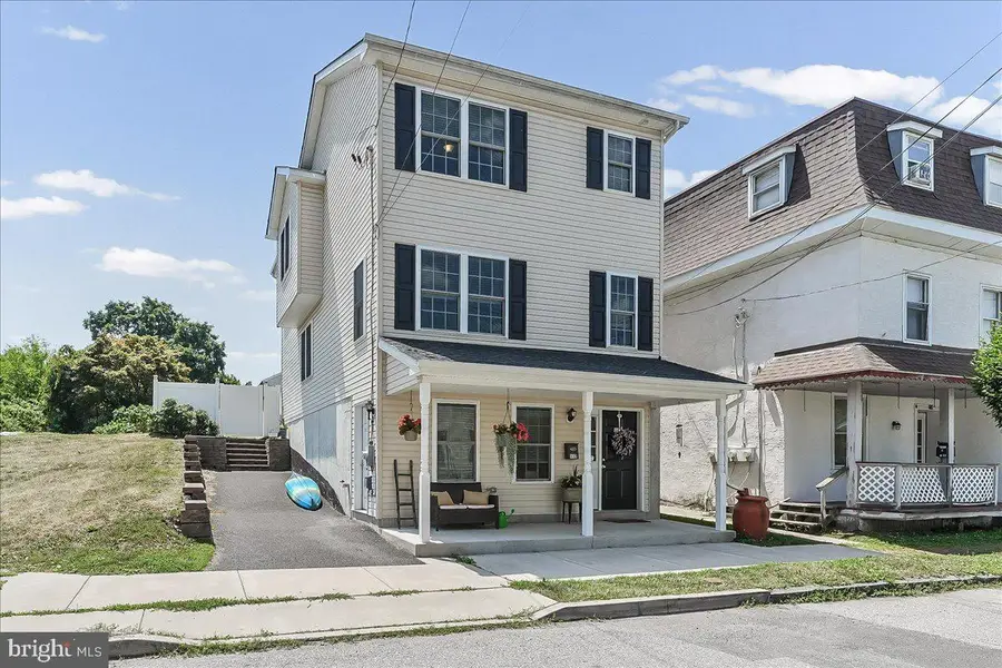 112 Dayton St, Phoenixville, PA 19460 - #2