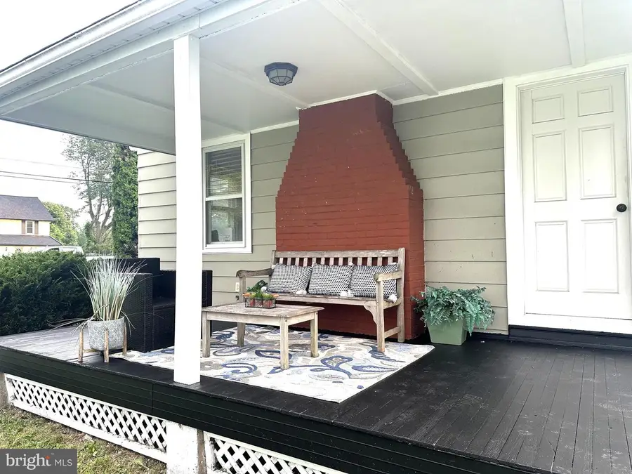 29 Washington Ln, Coatesville, PA 19320 - #2