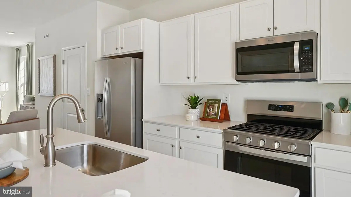 615 Tyrion Ln, Downingtown, PA 19335 - #1