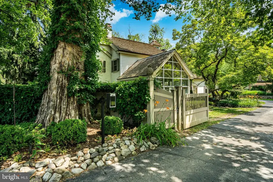 623 Sugartown Rd, Malvern, PA 19355 - #2