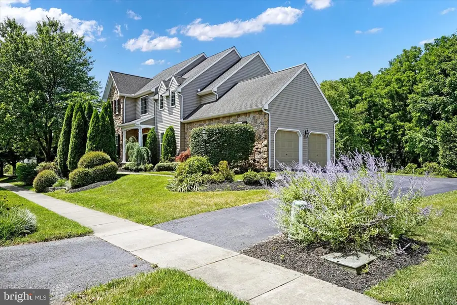 814 Edna Jane Ln, West Grove, PA 19390 - #2