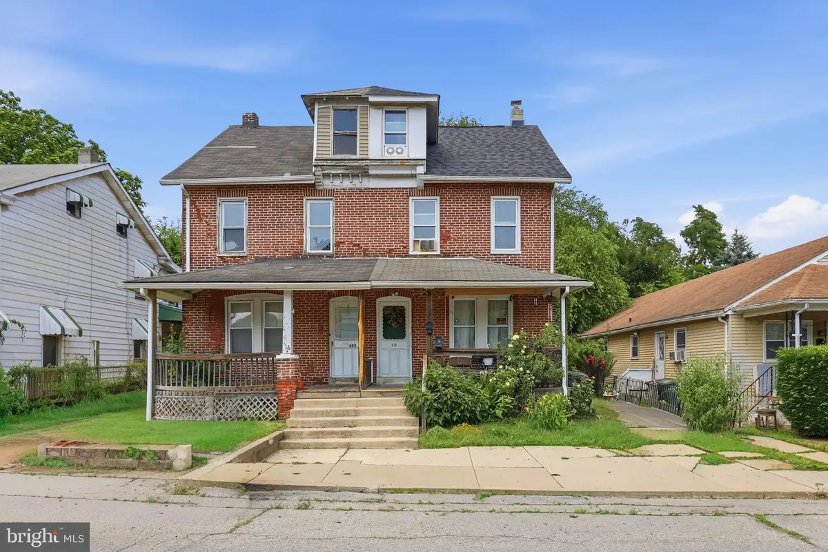 631 E Chestnut St, Coatesville, PA 19320 - #1