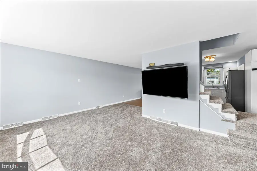 411 Glass St, Spring City, PA 19475 - #2