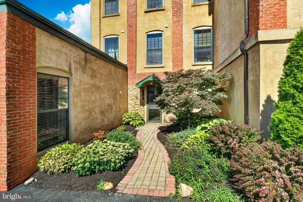 541 Washington Ave #202, PHOENIXVILLE, PA 19460
