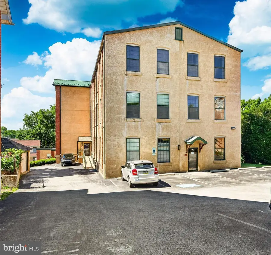 541 Washington Ave #202, Phoenixville, PA 19460 - #3