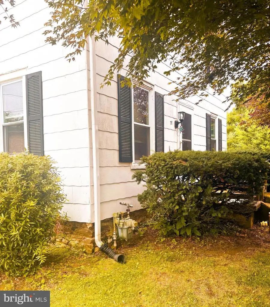218 E 2nd St, Avondale, PA 19311 - #3