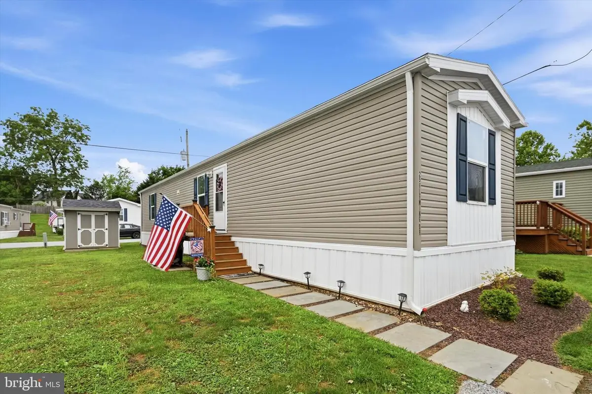 25 Fleming Dr, Coatesville, PA 19320 - #1