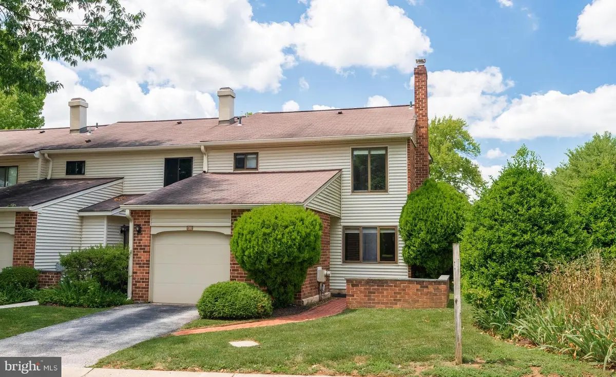 209 Chase Rd, Chesterbrook, PA 19087 - #1