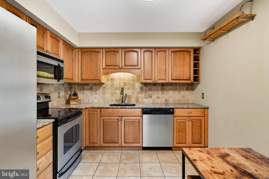 267 Valley Stream Ln, Chesterbrook, PA 19087 - #2