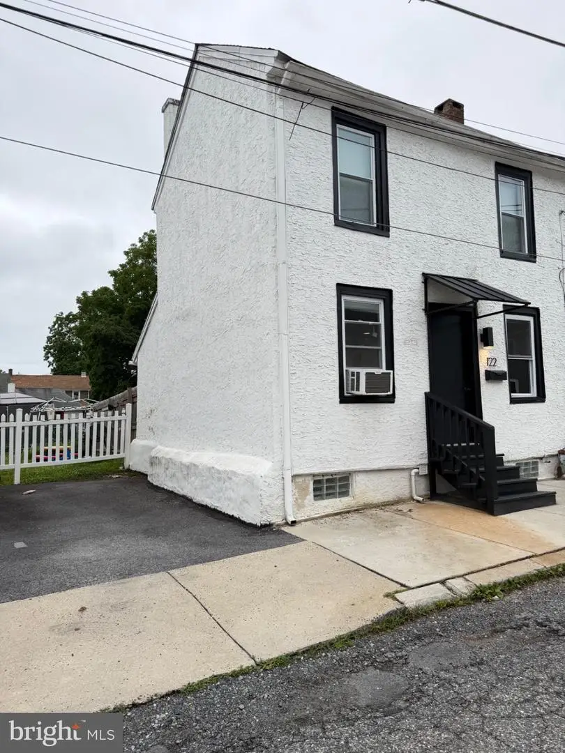 122 North St, Phoenixville, PA 19460 - #1