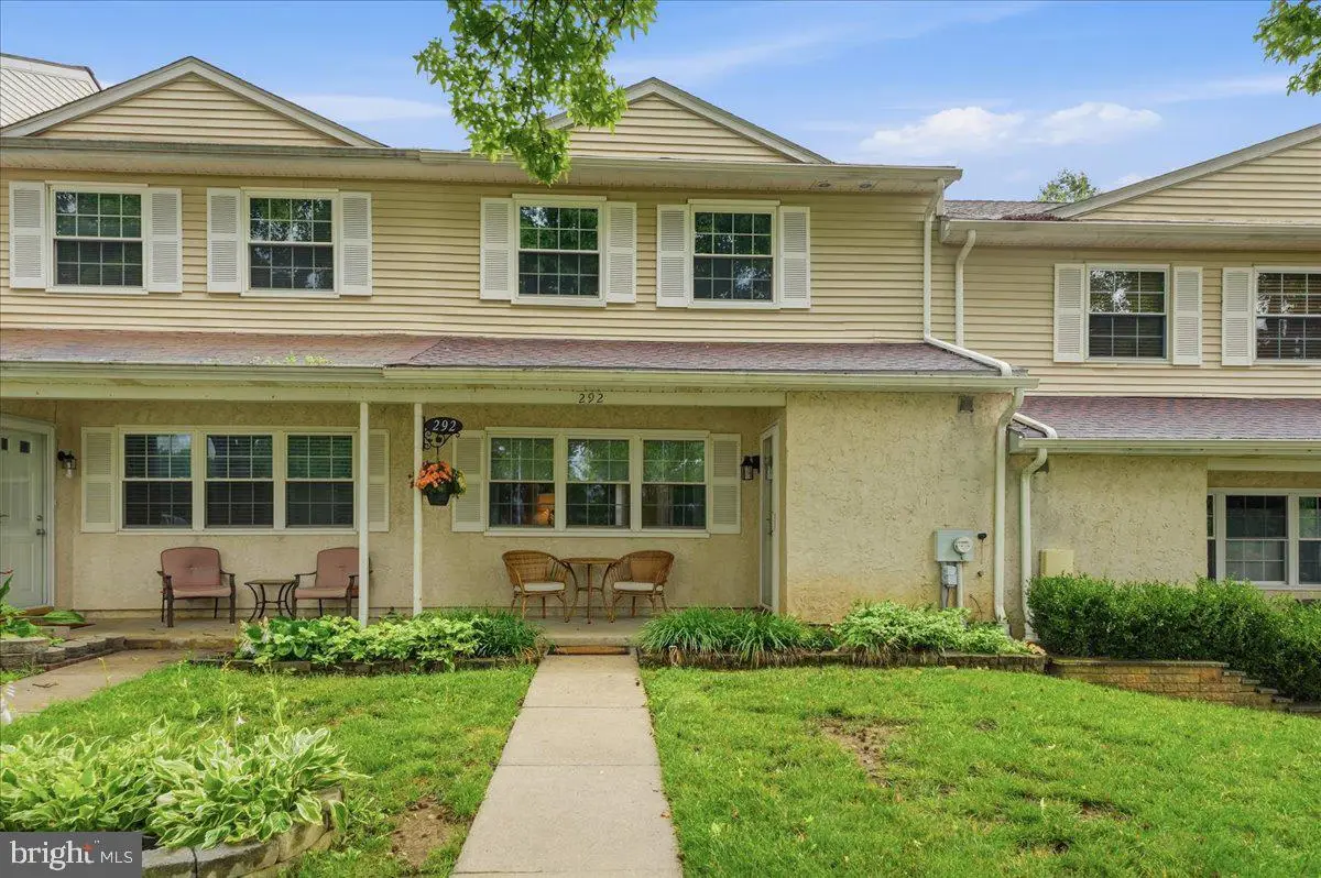 292 Carlyn Ct, Downingtown, PA 19335 - #1