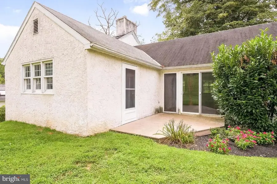 908 Lincoln Rd, Phoenixville, PA 19460 - #3