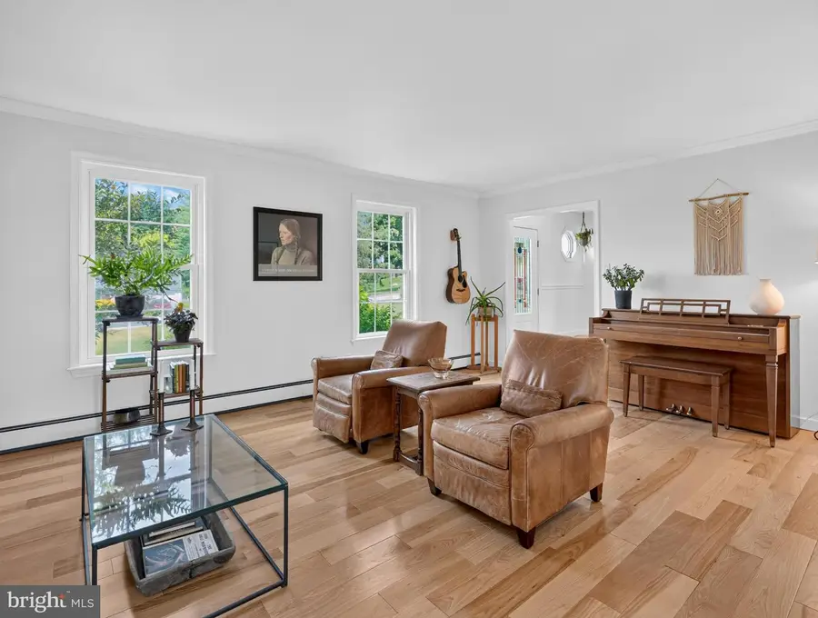 7 Carriage Dr, Downingtown, PA 19335 - #3