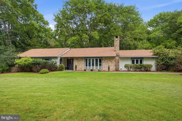 14 Laurel Cir, MALVERN, PA 19355