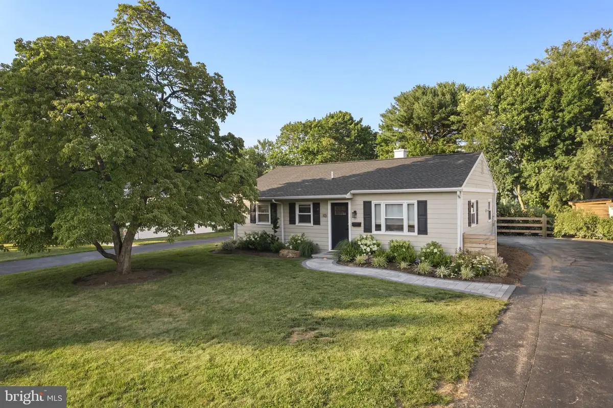 113 Manor Rd, Paoli, PA 19301 - #1