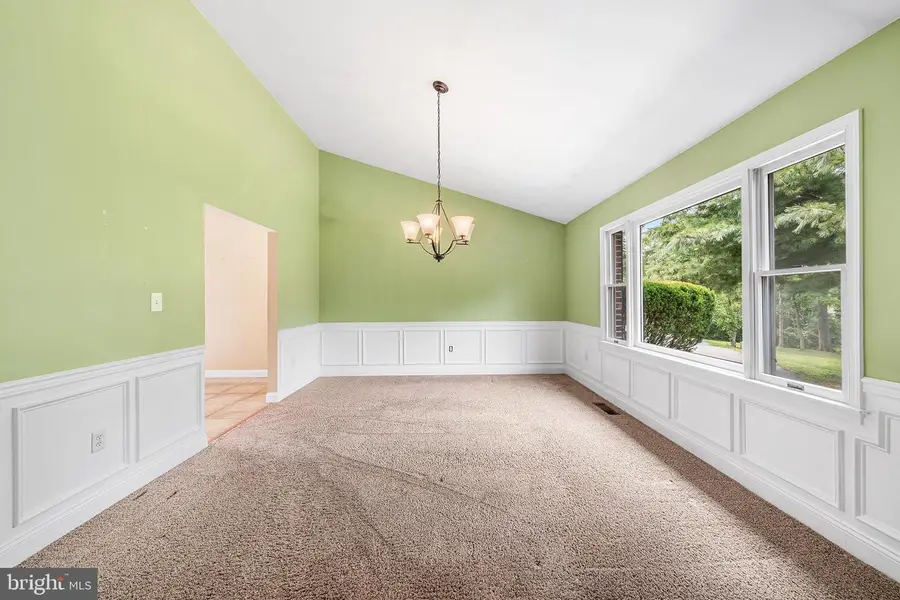 2604 Pheasant Run Ln, Spring City, PA 19475 - #3