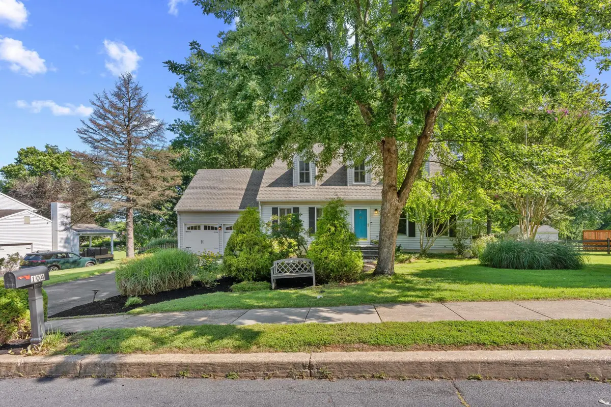 104 Columbine Dr, West Grove, PA 19390 - #1