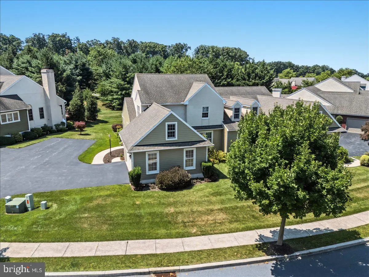 13 Parkside Dr, Elverson, PA 19520 - #1