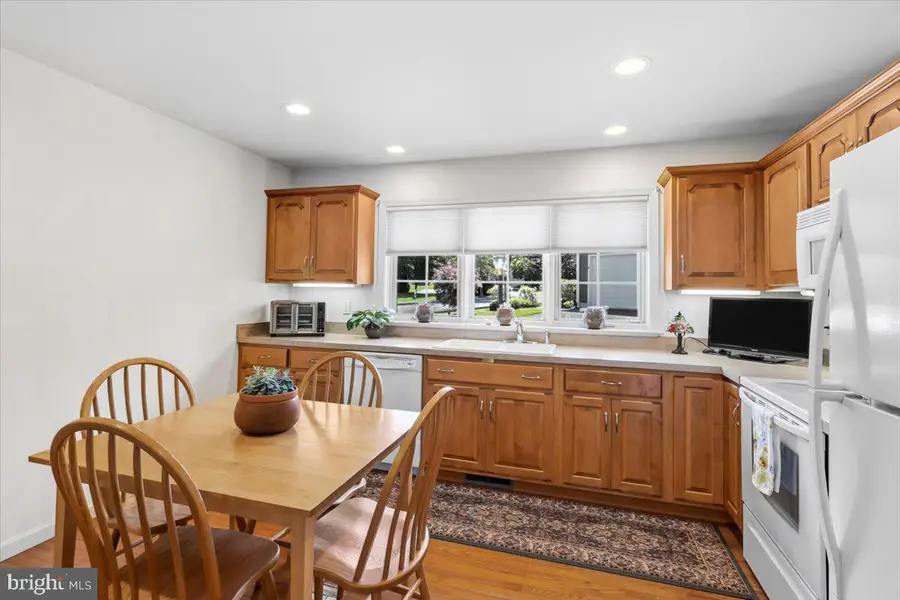 13 Parkside Dr, Elverson, PA 19520 - #2