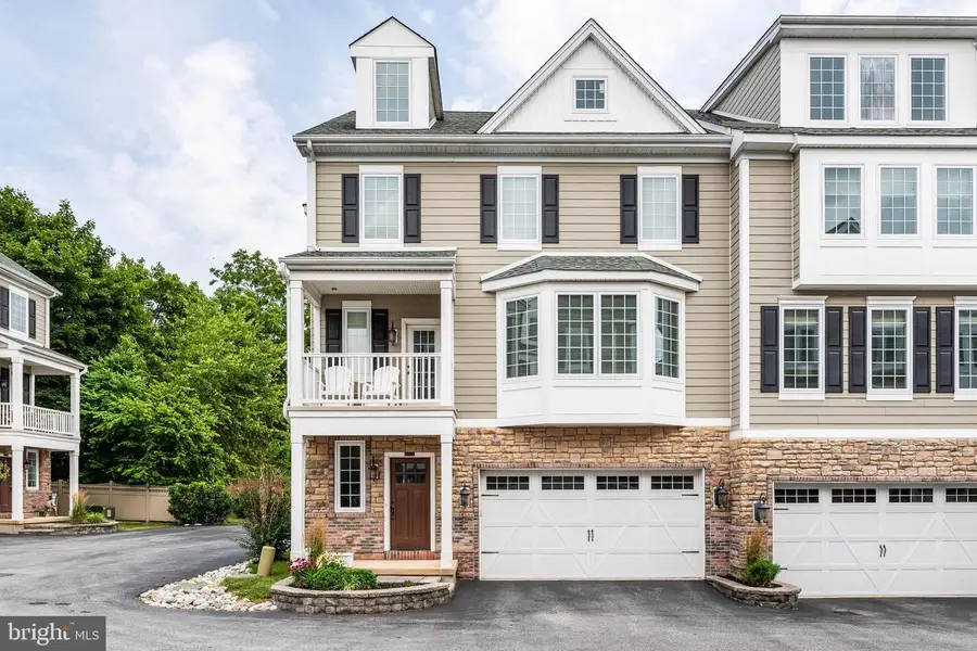 7 Grey Ct, Berwyn, PA 19312 - #2