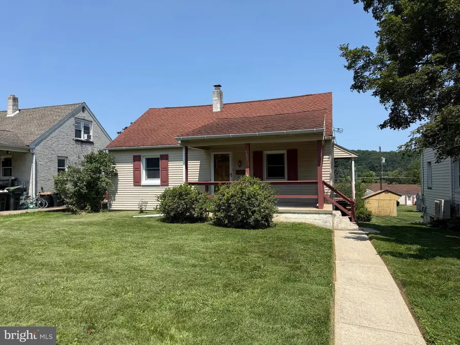 1511 Stirling St, Coatesville, PA 19320 - #2