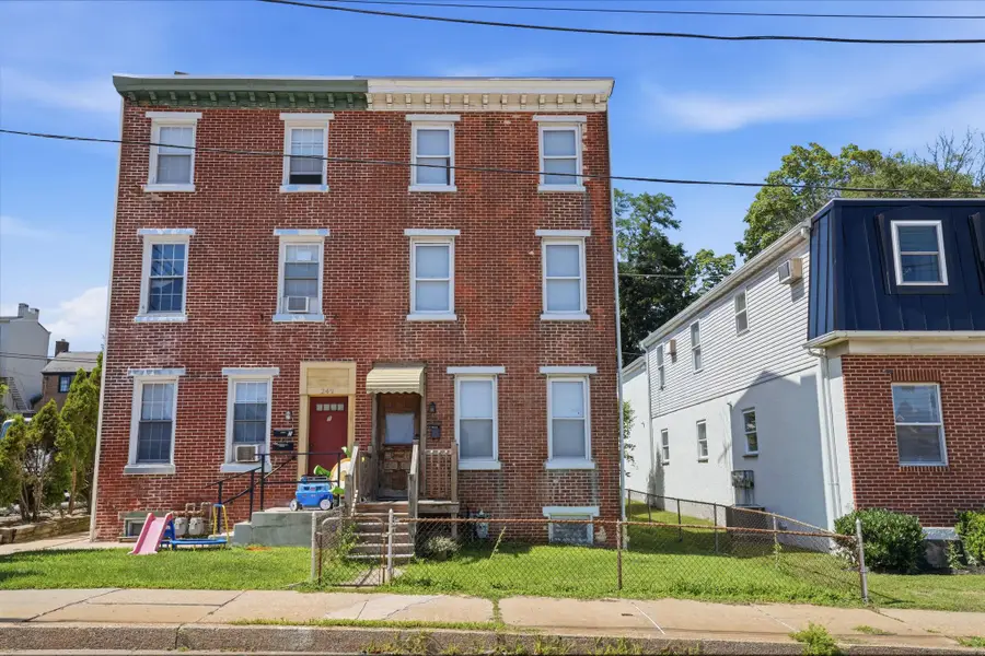251 E Market St, West Chester, PA 19382 - #2