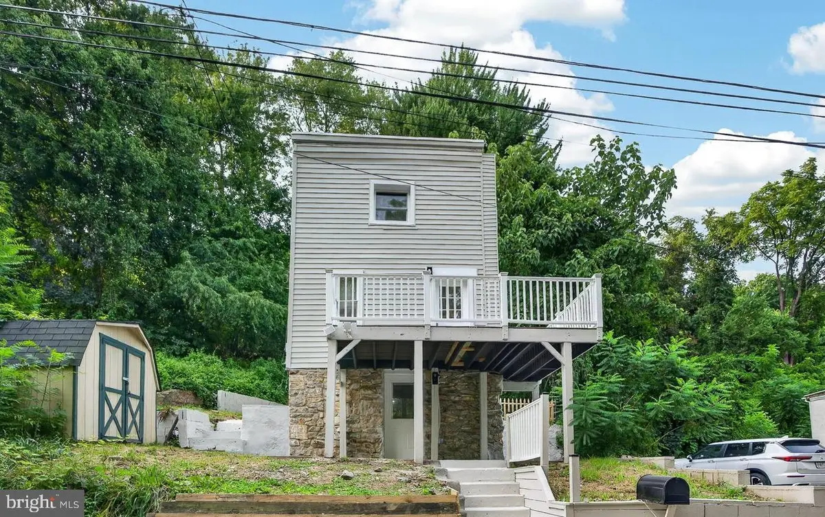 377 Mount Pleasant St, Coatesville, PA 19320 - #1