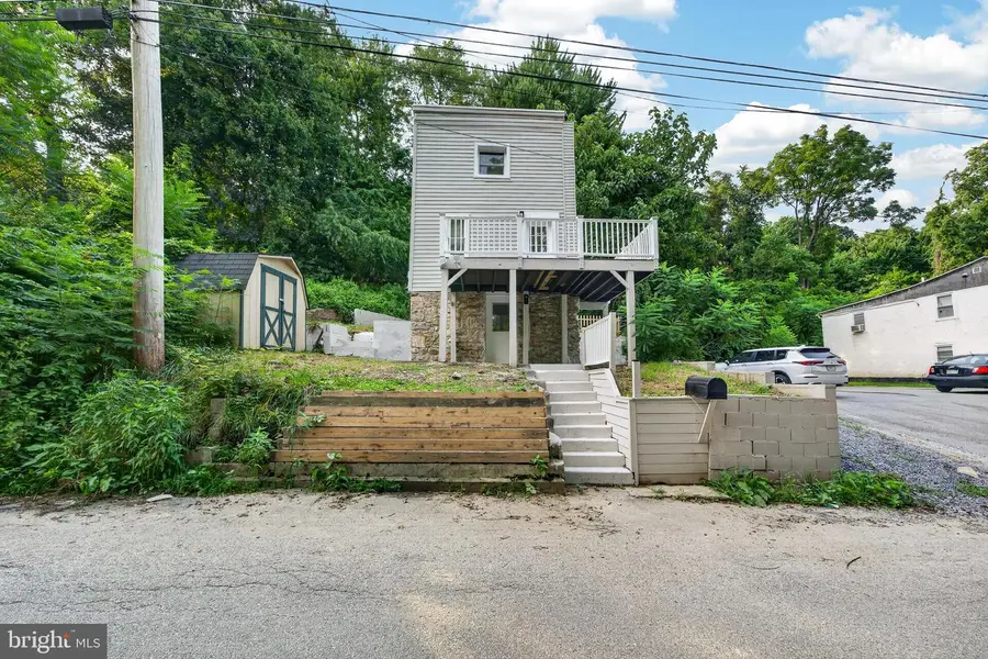 377 Mount Pleasant St, Coatesville, PA 19320 - #2