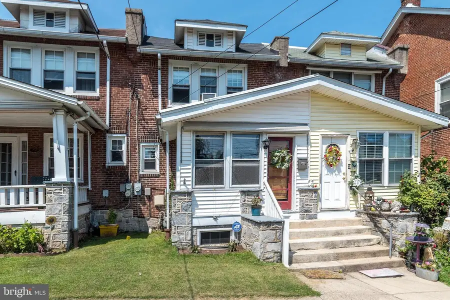 218 Buchanan St, Phoenixville, PA 19460 - #2