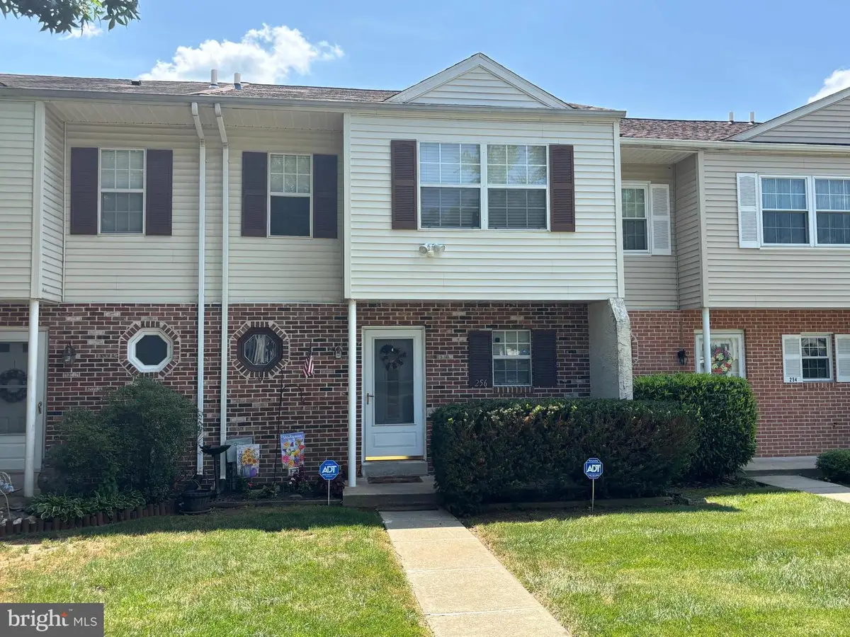 256 Carlyn Ct, Downingtown, PA 19335 - #1