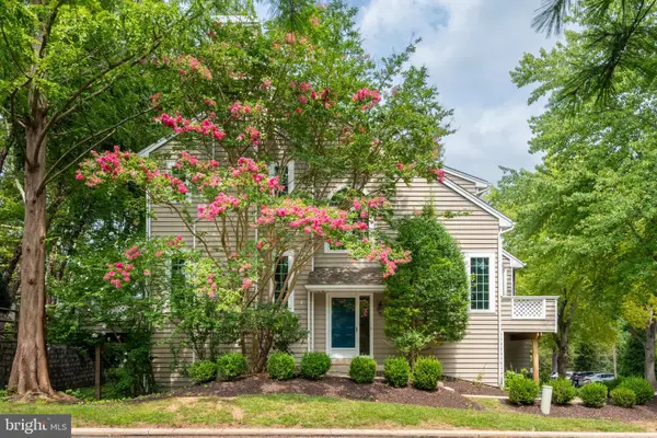 53 Cabot Dr, CHESTERBROOK, PA 19087