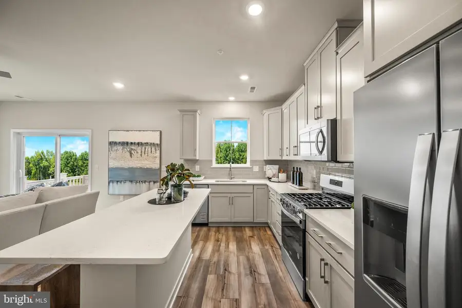 239 Bronze St, Phoenixville, PA 19460 - #3