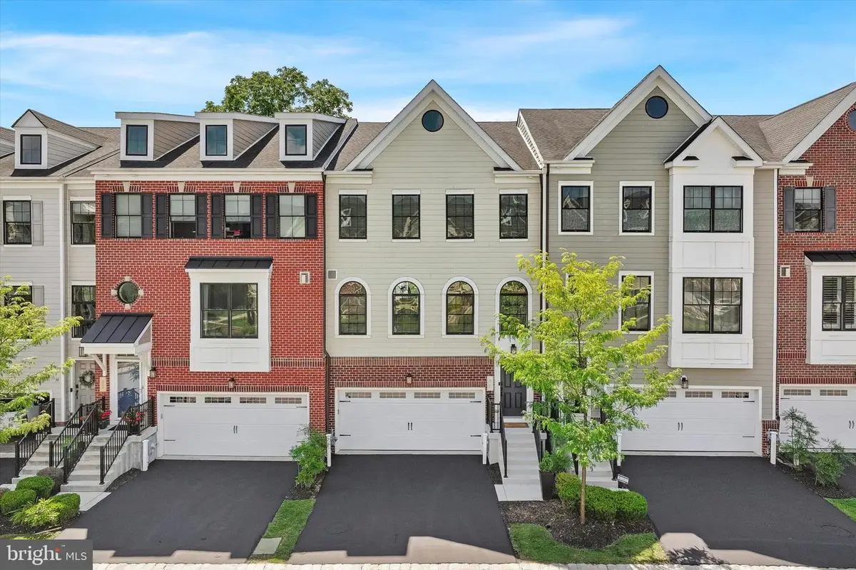 30 Parkview Cir, Wayne, PA 19087 - #1