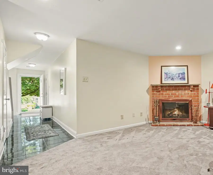 1552 S Coventry Ln, West Chester, PA 19382 - #3