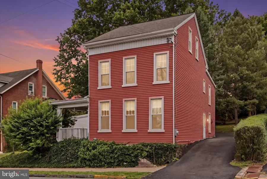 250 New St, Spring City, PA 19475 - #2