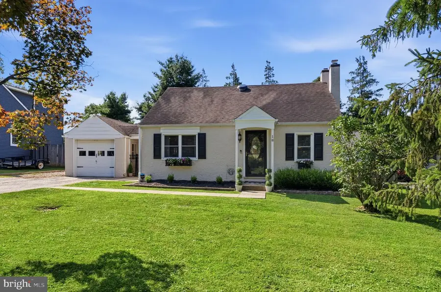 18 Buttonwood Ave, Malvern, PA 19355 - #2