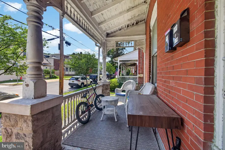 153 Washington Ave, Phoenixville, PA 19460 - #2