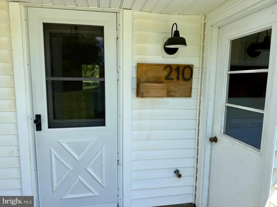 210 Windy Hill Rd, Downingtown, PA 19335 - #2