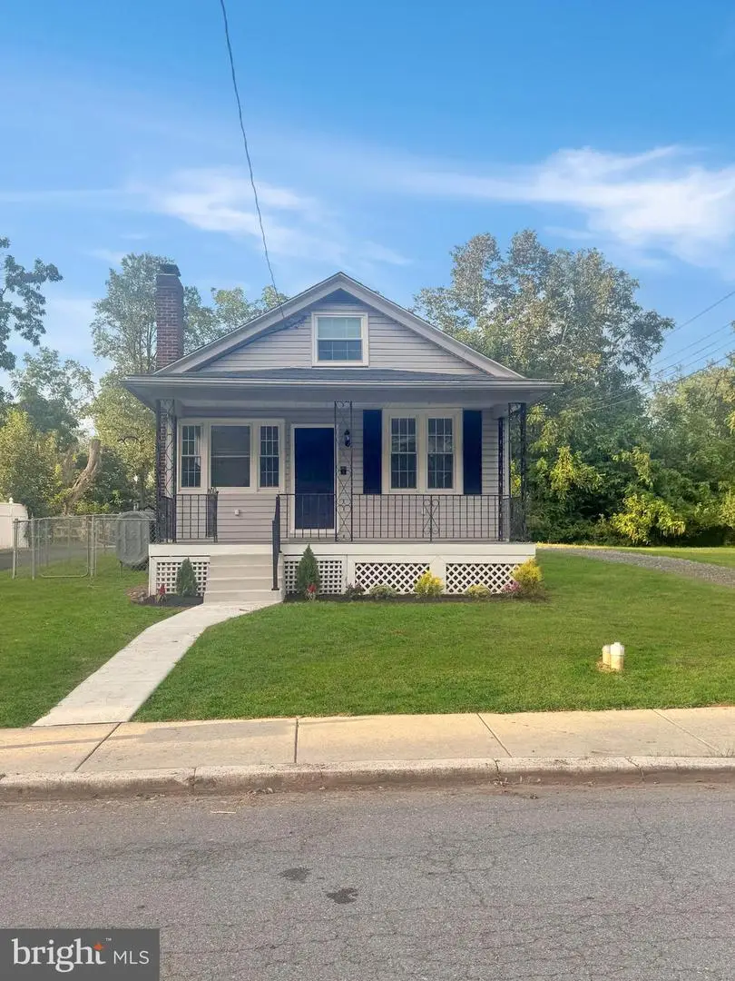 1027 Riverside Dr, Pottstown, PA 19465 - #2