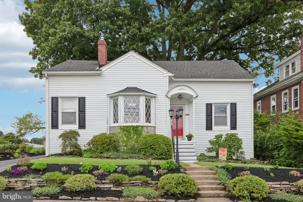 427 Franklin Ave, Phoenixville, PA 19460 - #1