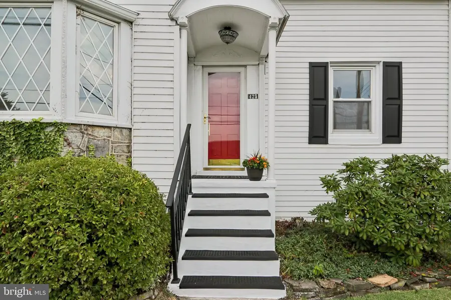 427 Franklin Ave, Phoenixville, PA 19460 - #2