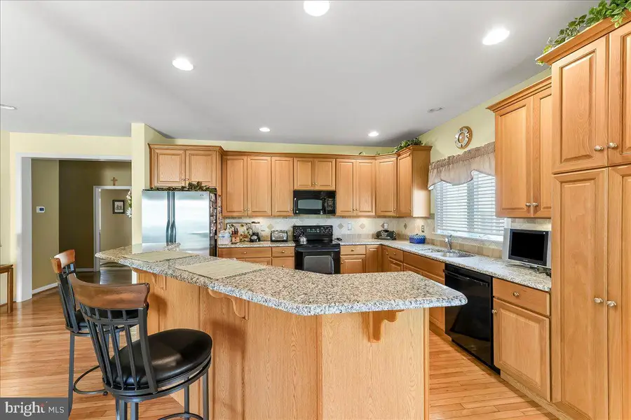 4 N Henley Dr, Avondale, PA 19311 - #2