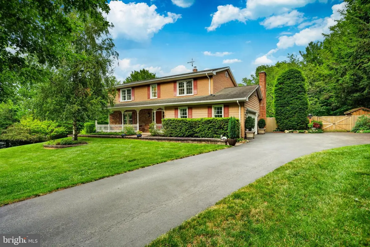105 Lakeview Dr, Coatesville, PA 19320 - #1