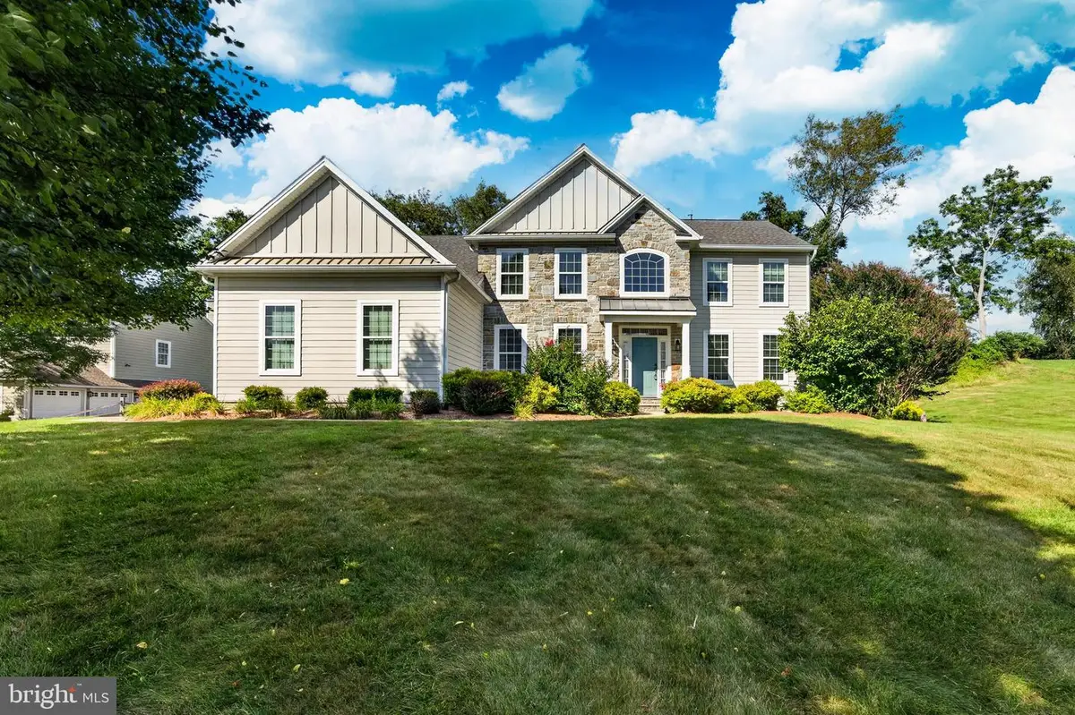 328 Creek Crossing Ln, Chester Springs, PA 19425 - #1
