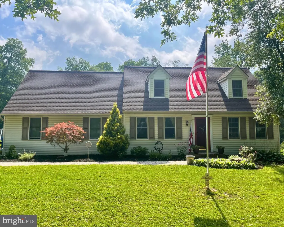 230 Dove Dr, Honey Brook, PA 19344 - #1