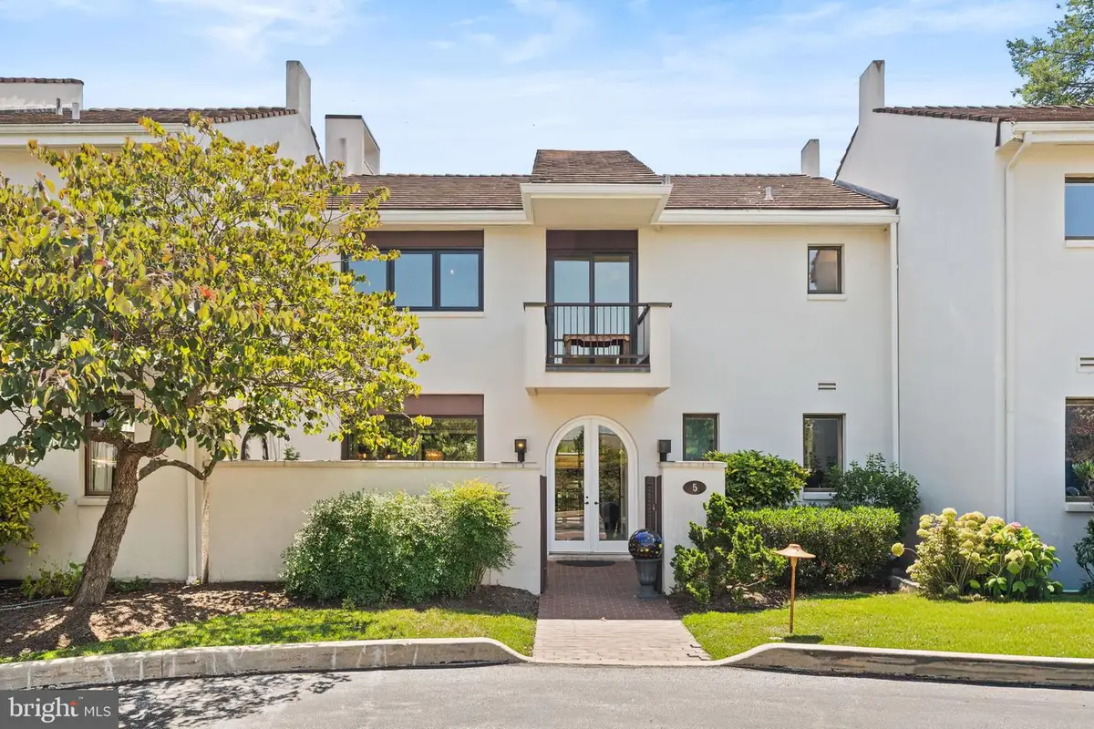 5 Avignon #5, Devon, PA 19333 - #1