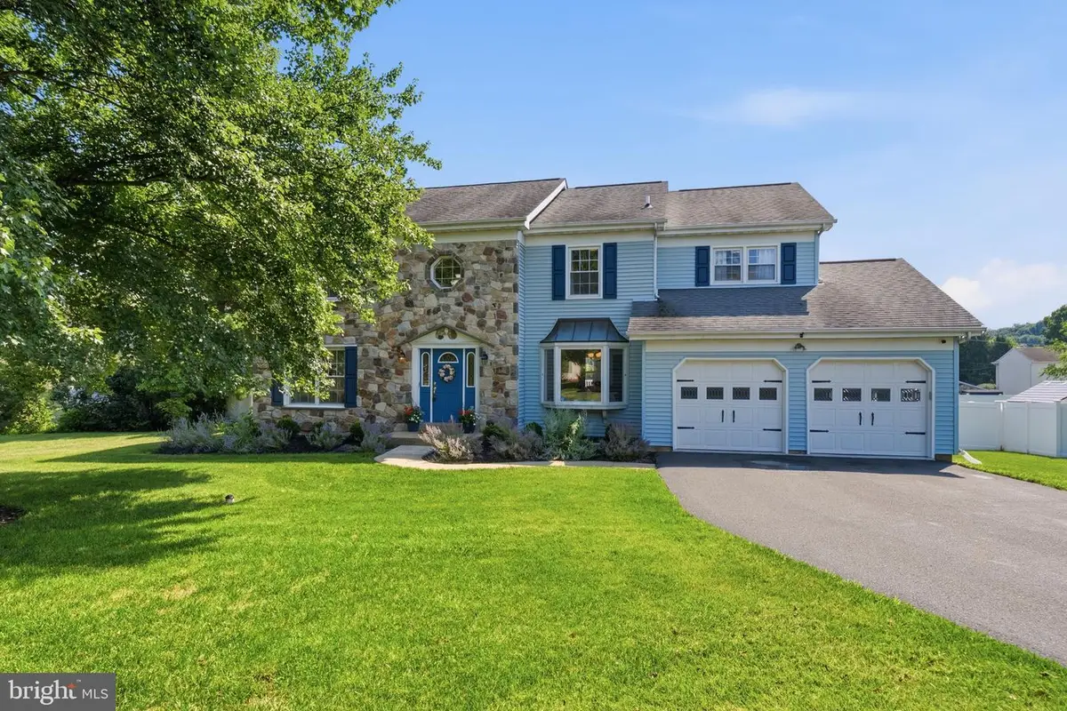 103 Valley View Cir, Phoenixville, PA 19460 - #1